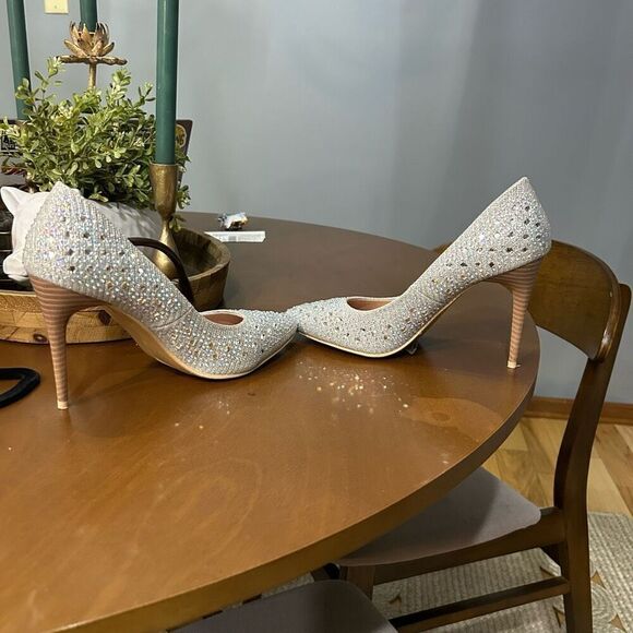 Forever 21 rhinestone studded 4” heels pointed toe size 8.5 - Picture 3 of 7